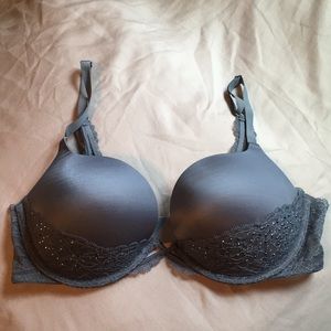 Victoria’s Secret very sexy padded demi bra